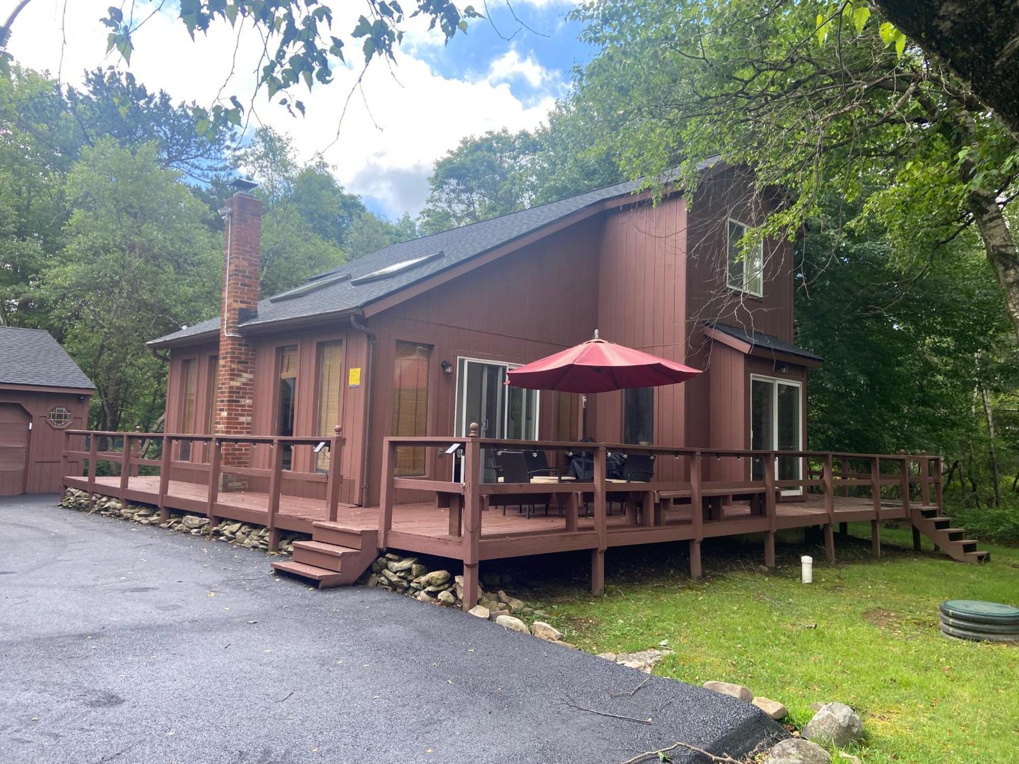 Ash Cottage In Poconos Near Camelback & Kalahari Long Pond エクステリア 写真